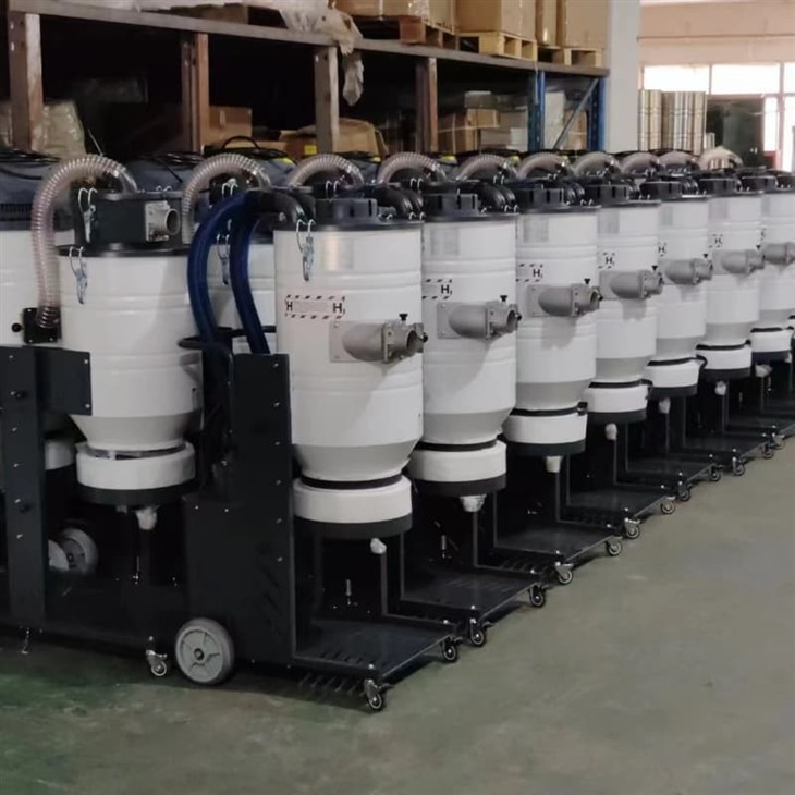 Professional Commercial Cleaning Machine Wet Dry Electric Vacuum Cleaner Highly Efficient New Condition high quality